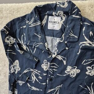 Youngla Hawaiian Shirt Mens Large Blue Viscose Rayon Camp Floral Beach Outdoor